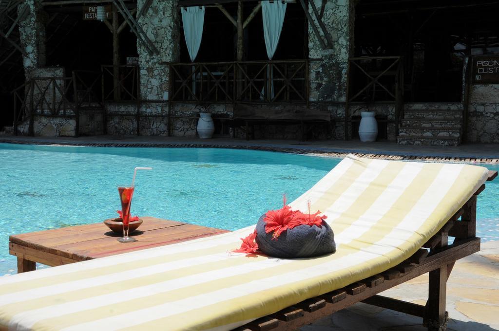 Samaki Lodge & Spa Uroa Buitenkant foto